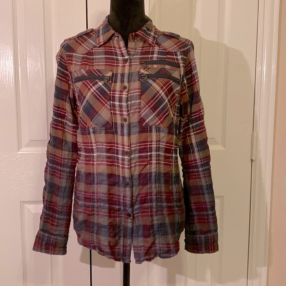 Harley-Davidson Button up top